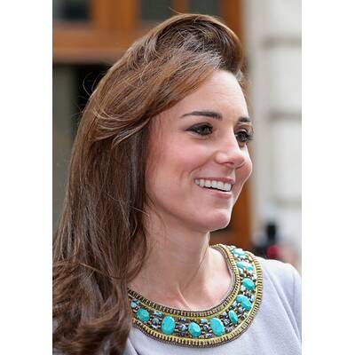 Herzogin Kate kämpft mit dem Wind