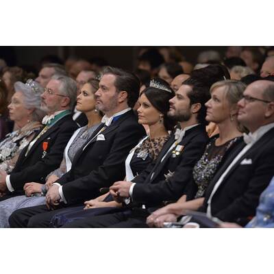Victoria & Sofia strahlen mit Babybauch