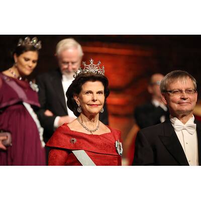 Victoria & Sofia strahlen mit Babybauch