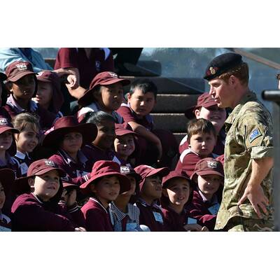 So überschwänglich wird Prinz Harry in Australien verabschiedet