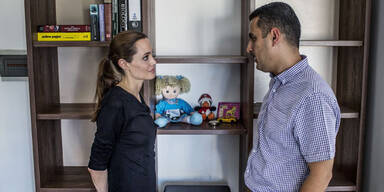 Jolie traf überlebende Flüchtlinge