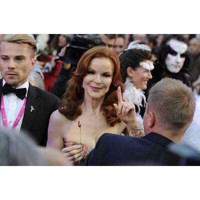 Stars und glamouröse Kostüme am Life Ball