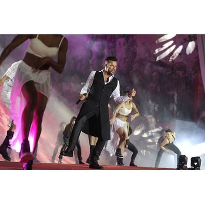 Stars und glamouröse Kostüme am Life Ball