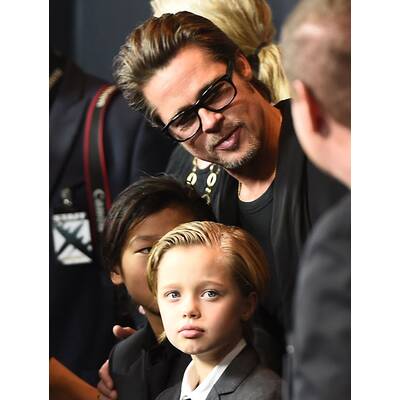 Brad Pitt, Maddox, Pax und Shiloh springen für Angelina Jolie ein