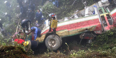 AFP_busunfall_guatemala