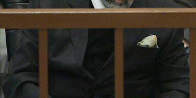 Saddam Husseins Gedichte werden geprüft