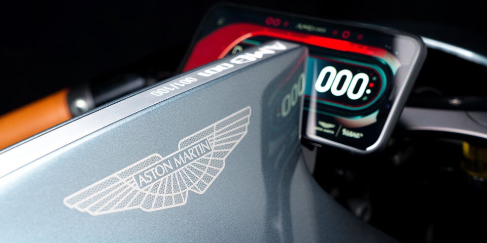 Aston Martin greift mit coolem Bike an