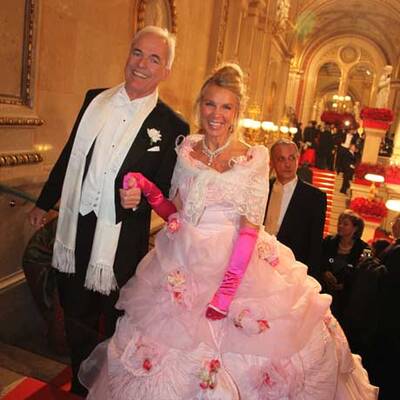 Die schrägsten Opernball-Outfits