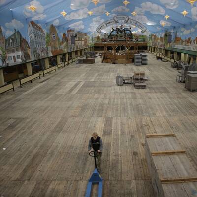 Der Aufbau ist voll im Gang