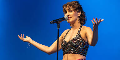 Schallaburg-Opening mit Ina-Regen-Unplugged-Konzert