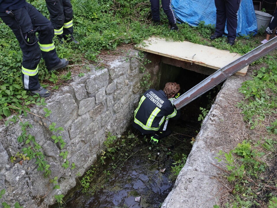 Die Feuerwehr errichtete eine Sperre.