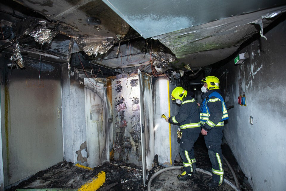 Ein Brand im Mödlinger Stadtbad hat am Montag, 27. Dezember 2021 den Einsatz von 90 Helfern gefordert.