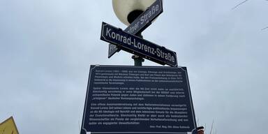 NS-N&auml;he: Zusatztafel f&uuml;r Konrad-Lorenz-Stra&szlig;e in Tulln