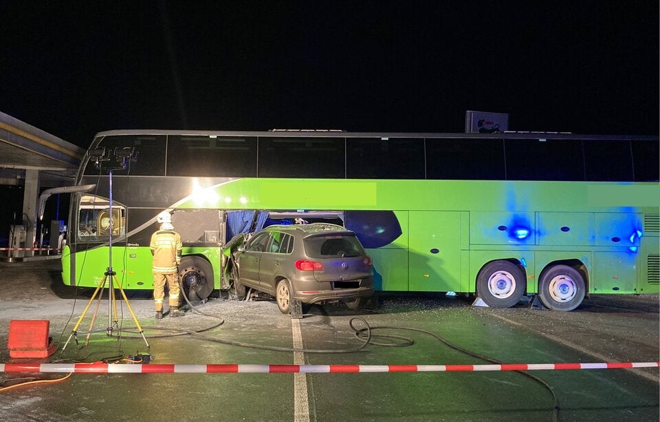 Horror-Crash in Salzburg: Auto durchbohrte Reisebus