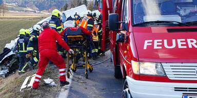 Sechs Verletzte nach Unfall mit f&uuml;nf Fahrzeugen in der Steiermark