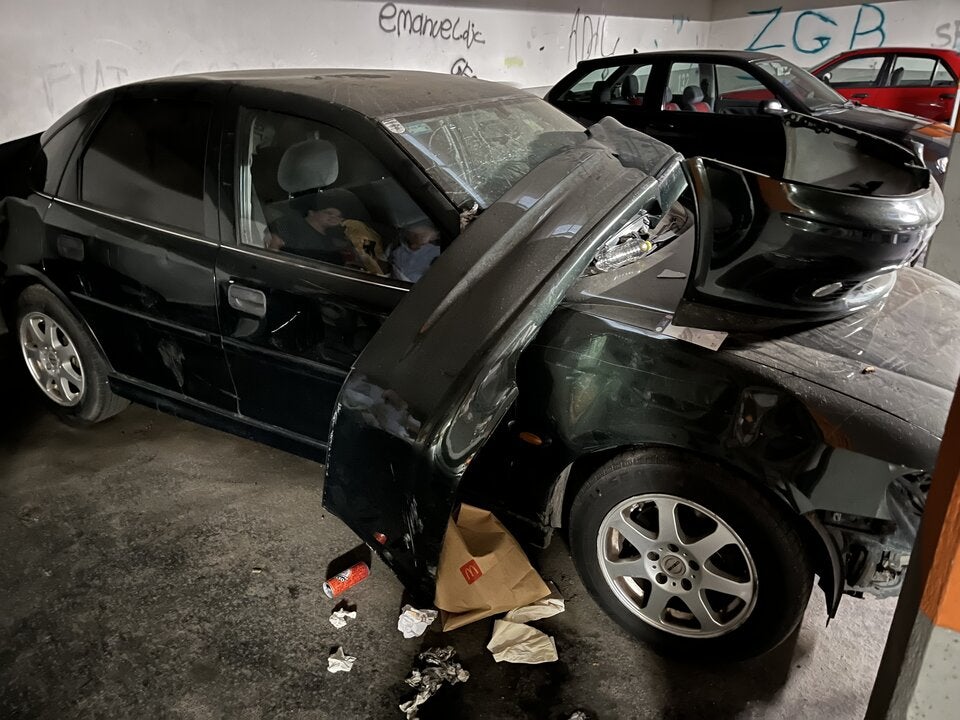 Illegale Autowerkstatt in Floridsdorfer Gemeindebau geräumt