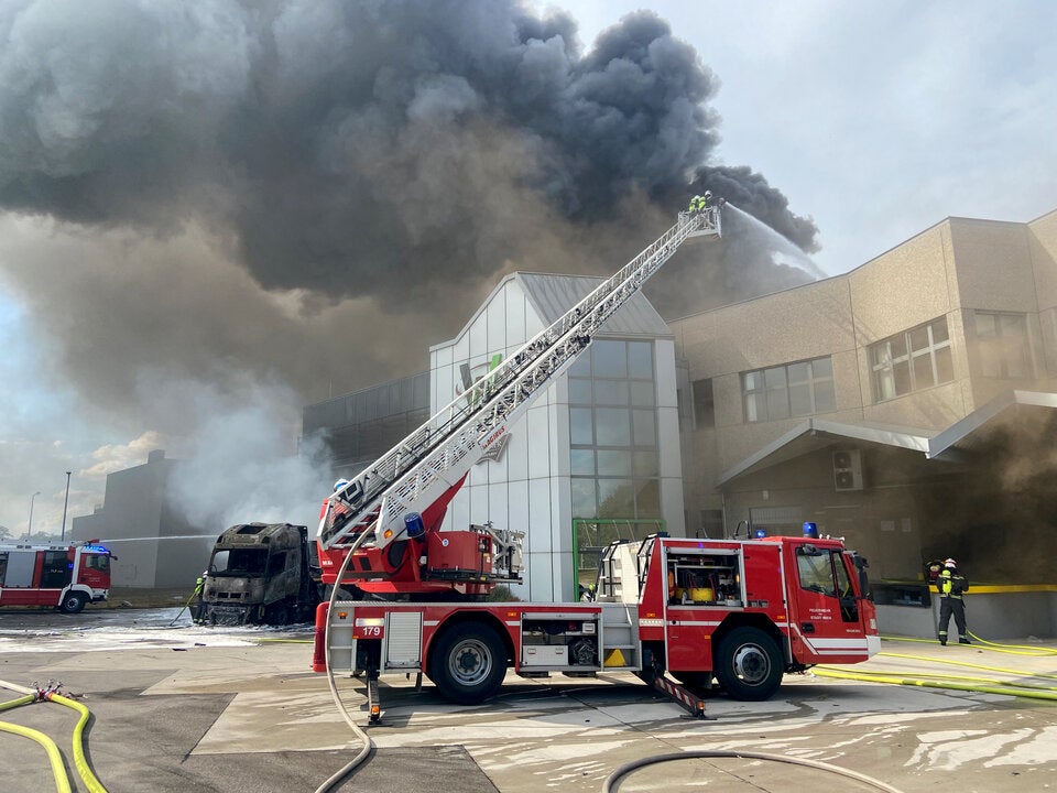 Mega-Rauchwolke über Wien: Feuer unter Kontrolle