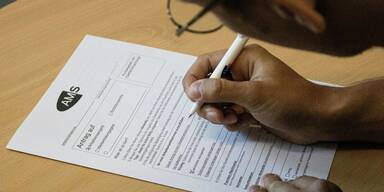 Vater und Sohn erschwindelten sich jahrelang Arbeitslosengeld