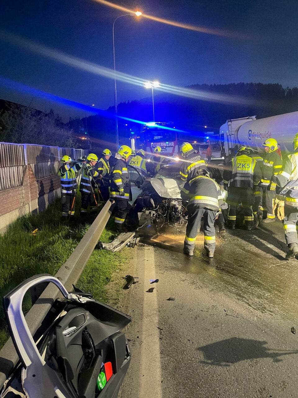 Frau stirbt bei Frontal-Crash