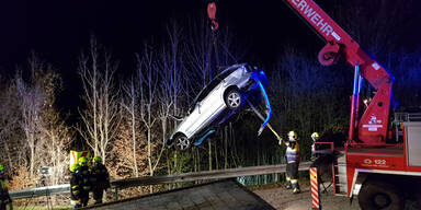 K&auml;rntner st&uuml;rzte mit seinem Auto 100 Meter &uuml;ber Steilhang