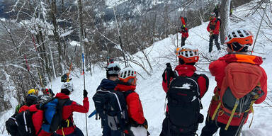 Lawinenabgang in Gosau: Ein Versch&uuml;tteter gerettet