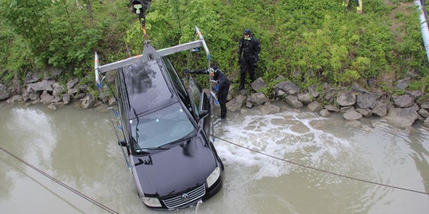 Auto aus der Donau gefischt