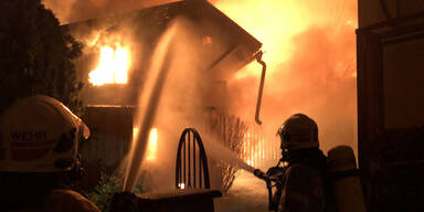 Explosions-Alarm: Gro&szlig;-Einsatz, Nachbarh&auml;user gerettet