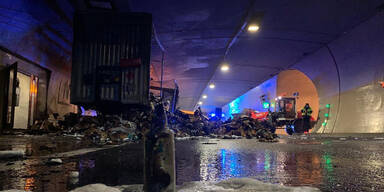 Lkw-Anh&auml;nger im Tauerntunnel in Brand geraten