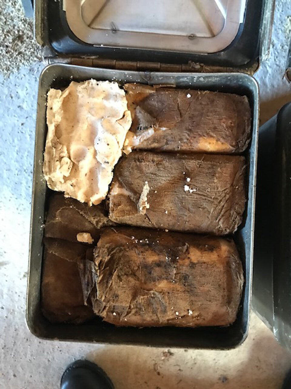 Zwei Kisten mit 40 Kilo Sprengstoff im Flachgau gefunden