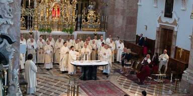 Ex-FIFA-Schiedsrichter Konrad Plautz zum Diakon geweiht