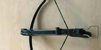 20-J&auml;hriger: Mit Armbrust auf Polizisten gezielt