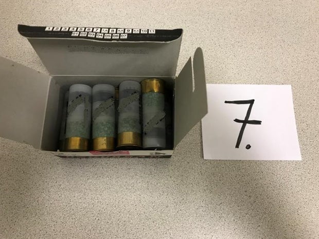 Waffenbesitzer soll Freundin tyrannisiert haben