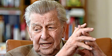 Erkl&auml;rer der Nation und wichtigster Kommentator