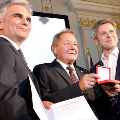 Großes Ehrenzeichen für Wolfgang Ambros