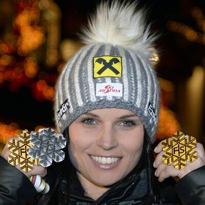 Die besten Bilder von Annas Gold-Party