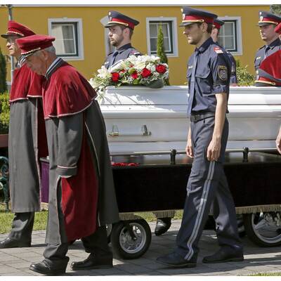 Der bewegende Abschied vom Polizei-Helden