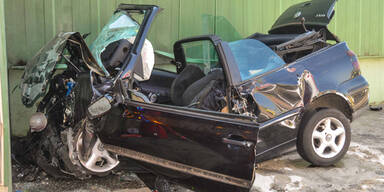 Lenker verlor Kontrolle: Zwei Tote