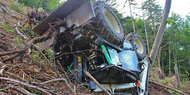 Traktor st&uuml;rzt 80 Meter &uuml;ber Steilhang ab