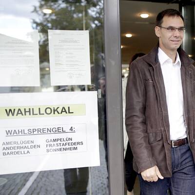 SPÖ-Vorsitzender Ritsch und seine Gattin im Wahllokal