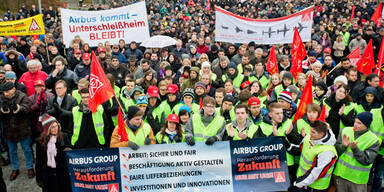 Belegschaft protestiert gegen EADS-Sparpläne