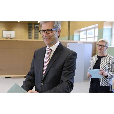 Die Spitzenkandidaten geben ihre Stimme ab