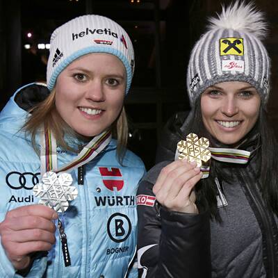 Die besten Bilder von Annas Gold-Party