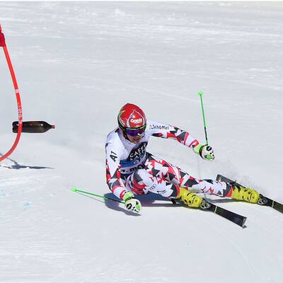 ÖSV-Ass Leitinger von Flasche getroffen