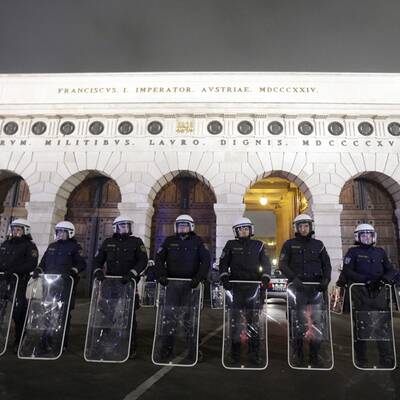 2.000 Polizisten im Ball-Einsatz