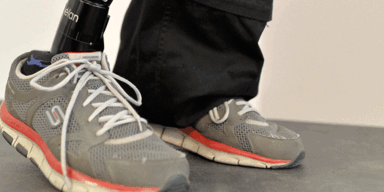 Österreicher bekommt fühlende Beinprothese