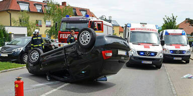 Auto &uuml;berschlug sich nach Unfall