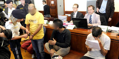 Asyl-Aktivisten wegen Schlepperei vor Gericht