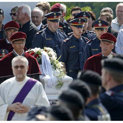 Der bewegende Abschied vom Polizei-Helden