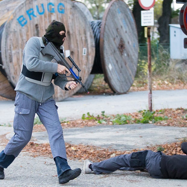 Polizei  rüstet sich für Terror-Akt