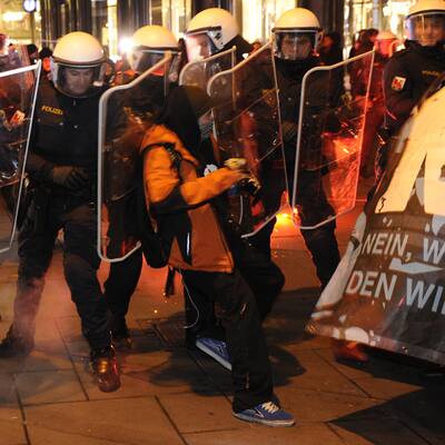 2.000 Polizisten im Ball-Einsatz